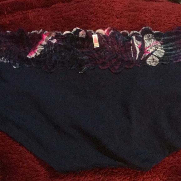 Victoria’s Secret Boyshort - Picture 3 of 4